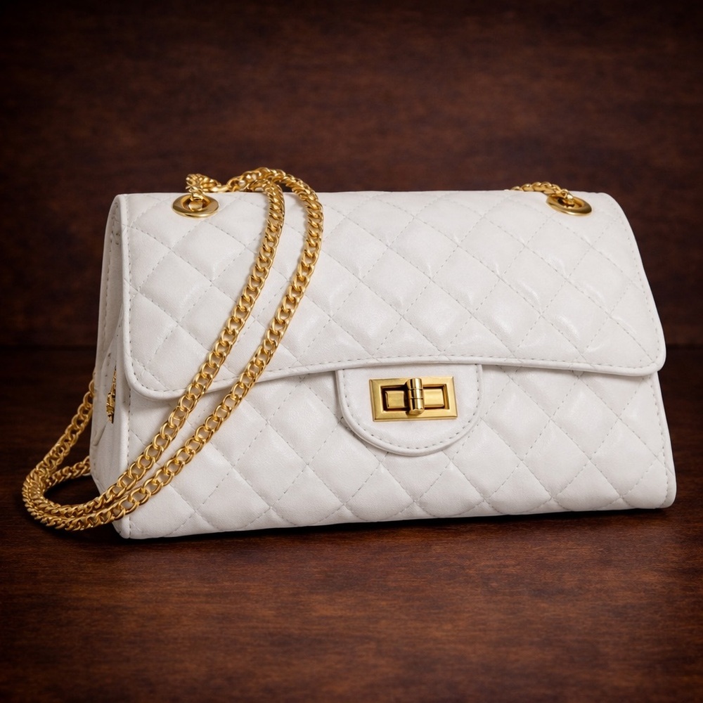 Chic White Quilted Shoulder Bag with Gold Chain - Picture 1 of 2